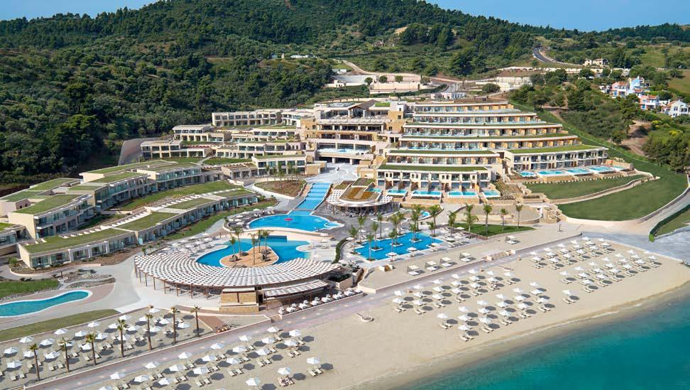 Grecja Miraggio Thermal Spa Chalkidiki, Grecja Elegancki hotel położony na południowo zachodnim wybrzeżu półwyspu Kassandra i otoczony