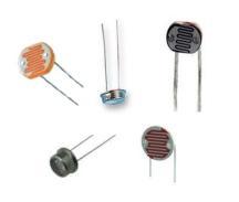 FOTOREZYTOR Półprzewodnikowy nieliniowy rezystor o rezystancji zależnej od oświetlenia (natężenia promieniowania widzialnego i niewidzialnego) LDR Light Dependent Resistor I Ch-ka prądowo-napięciowa