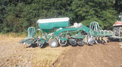 Pokazy maszyn Presentation of machines Gospodarstwo Rolne Krzysztof Smela Agregat do siewu bez-orkowego Agregat do siewu bez-orkowego w mulcz w ściernisko z możliwością podsiewu nawozu bezpośrednio