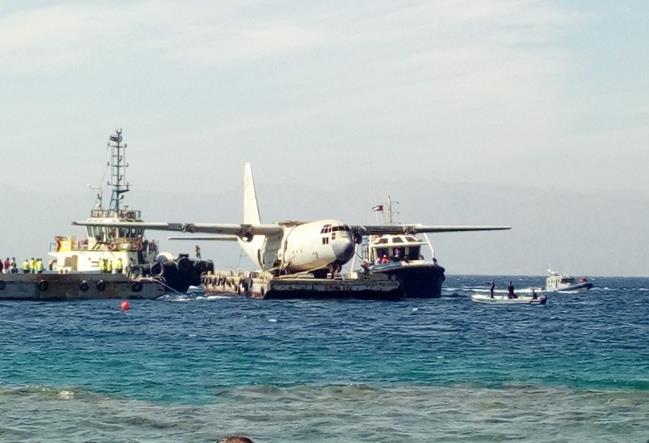 Samolot Herkules C-130 Głębokość: od 12m do 17m Warunki: wrak, łatwy dostęp Snorkeling - możliwy Najmłodsza podwodna atrakcja Aqaby, zatopiona 16 listopada 2017r., która już stała się ulubioną nurków.