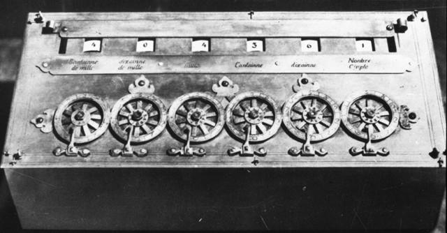 1642 Mechaniczna Maszyna licząca Pascalina -