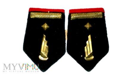 Patki mundurowe PKP 209-0-22 Patki mundurowe PKP Datowanie: 985 Patki mundurowe, z 9 grupą uposażenia, noszone na klapie munduru PKP. Używane do końcówki lat 90siatych.