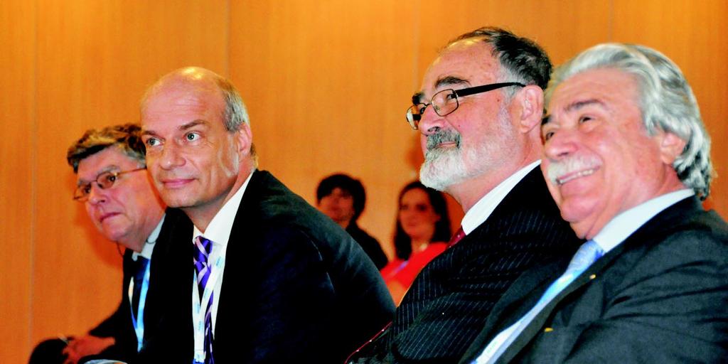 Vincenzo Savica. (fot. Janusz Ostrowski) Participants of the Conference. First left: prof. Raymond Vanholder, prof. Markus Ketteler, prof. Tilman Drueke, prof. Vincenzo Savica. Rycina 13 Prof.