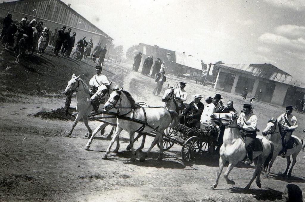 14 Historia Grabowca, zdjęcia z roku: 1947 Zdjęcie ze zbiorów Wielisława Kalinowskiego przekazane przez Tadeusza Halickiego. Opis zdjęcia Tadeusz Halicki.