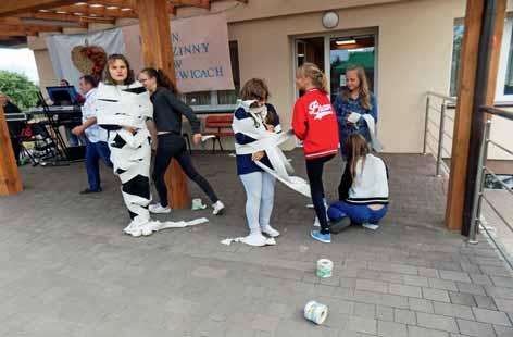 KULTURA Festyn wiejski w Godaszewicach W ostatnia sobotę czerwca mieszkańcy Godaszewic oraz zaproszeni goście: wójt Franciszek Szmigiel, z-ca wójta Sławomir Bernacki, Przewodnicząca Rady Gminy