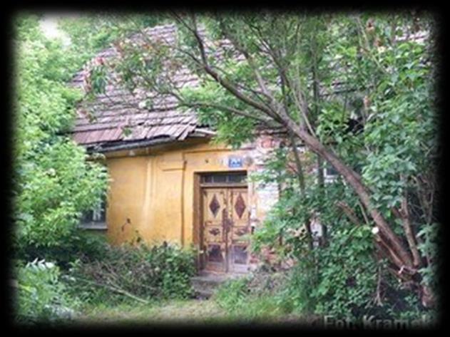 Zanikanie miejscowej tradycji budowlanej na terenach wiejskich - rozpad, rozbiórka lub przebudowa starych domów i zabudowań gosp.