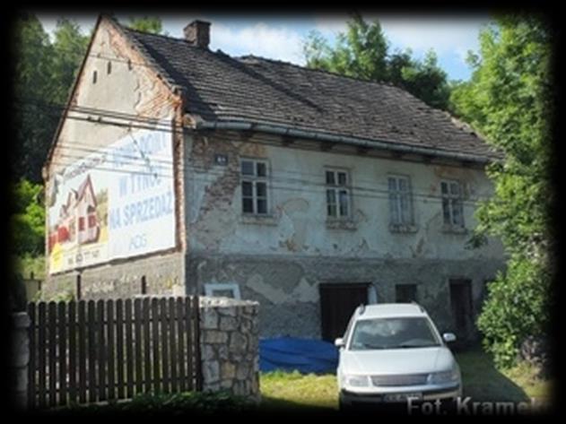 Czernichów, Liszki) R Degradacja zabytków - rozpad wynikający z braku użytkowania, opuszczenia, bezpotomnej śmierci właścicieli, braku remontu, konserwacji itp. Kraków: dom ul.