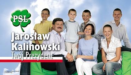 Na drugim billboardzie prezydenckim pojawia się natomiast kandydat wraz z całą swoją rodziną, co znacząco ociepla jego wizerunek. Pojawia się także drugie hasło wyborcze: Jarosław Kalinowski.