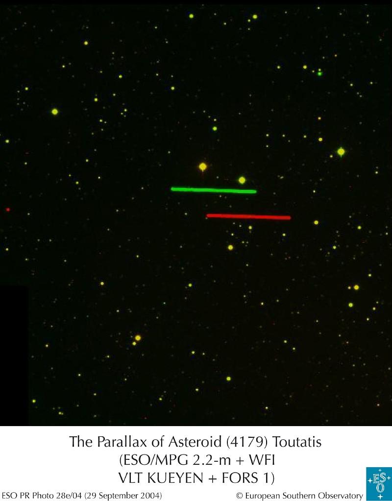 Dwie, nieomal jednoczesne obserwacje planetoidy Toutatis 29 września 2004 teleskopami ESO: czerwona Paranal zielona