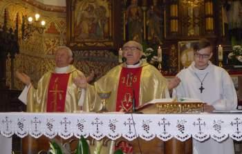 Życzenia złożyli przedstawiciele Rady parafialnej oraz Grup parafialnych, a także indywidualne Parafianie.