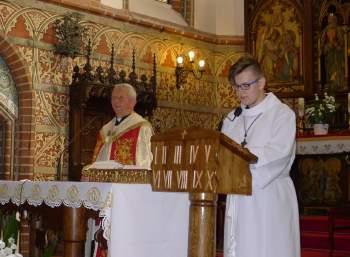 Pani Przewodnicząca Rady Miasta i Gminy i Pan V-ce Burmistrz Miasta, uczestniczyli w Mszy św.