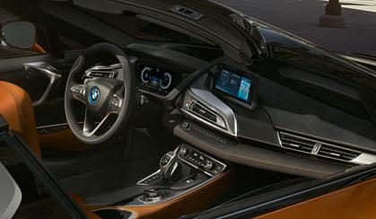 W trybie SPORT silnik elektryczny i silnik benzynowy oferują maksymalny napęd: BMW i8 Coupé przyspiesza wtedy do setki w 4,4 s (BMW i8 Roadster 4,6 s).