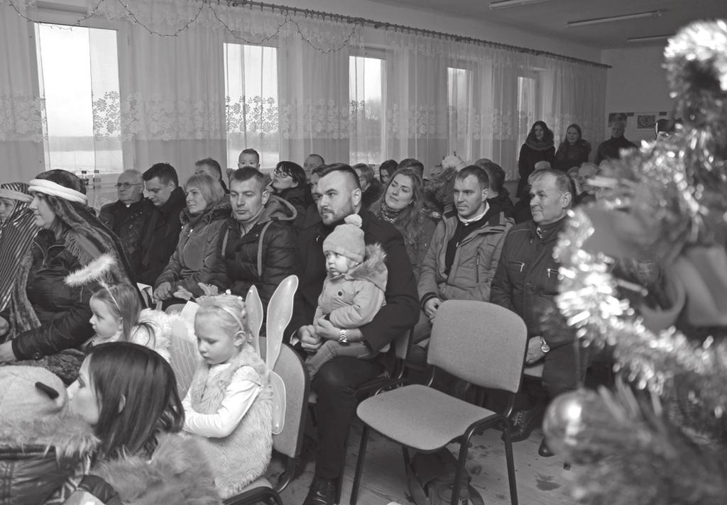 Choinka Nadziei w Krynickich Były życzenia, tradycyjne łamanie się opłatkiem i wspólne kolędowanie. Nie zabrakło swojskich diabłów, archanioła oraz pastuszka.