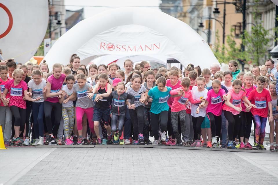 MINI BIEG DLA DZIECI W ramach 16. edycji Biegu Ulicą Piotrkowską 20 maja, czyli na tydzień przed Biegiem na 10 km - odbędzie się bieg dla dzieci i młodzieży.