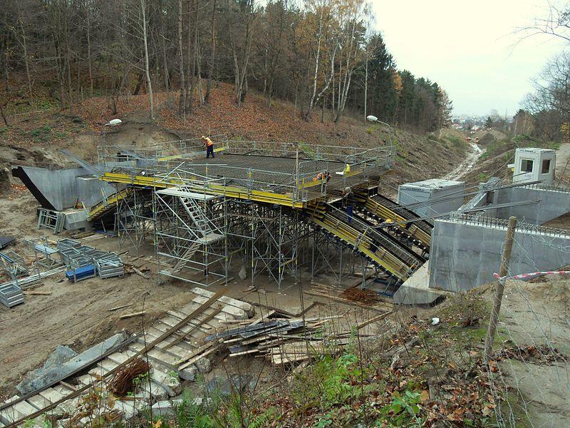 PKM W pierwszym etapie realizacji inwestycji wyburzone zostały 22 budynki mieszkalne oraz 40