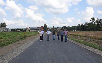 2 ROK X NR 8-9 (73-74) Zakończono przebudowę drogi gminnej w miejscowości Wilków w kierunku Krajna Zagórze.