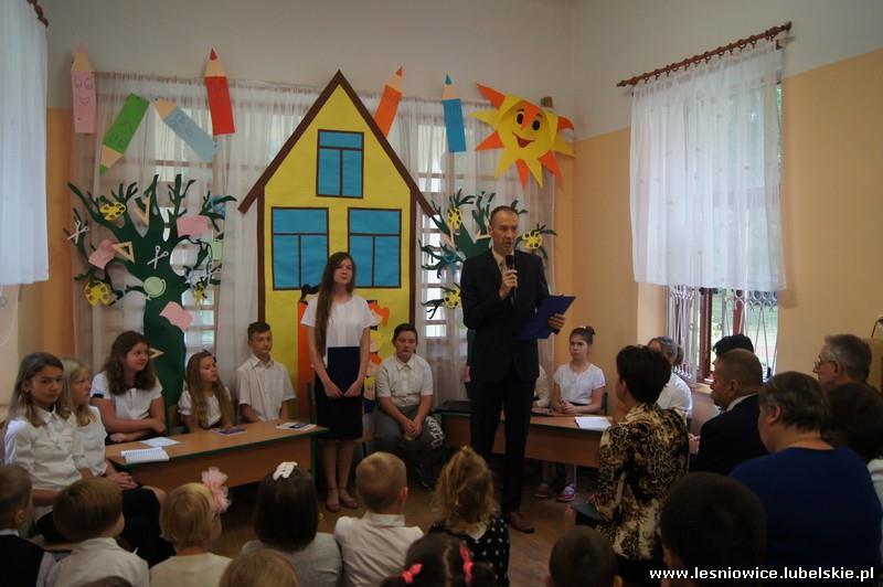 edukacyjnego oraz organizacji i funkcjonowania szkół. Reforma edukacji nie ominęła także placówek oświatowych funkcjonujących na terenie gminy Leśniowice.