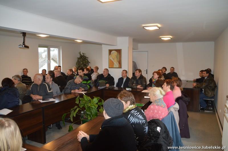 Spotkanie zostało zorganizowane przez Wójta Gminy Leśniowice, a poprowadziła je Pani Beata Jóźwik z Biura Powiatowego Agencji Restrukturyzacji i Modernizacji Rolnictwa w Chełmie.