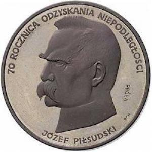 Józef Piłsudski (1867-1935) polityk, mąż stanu, żołnierz, działacz niepodległościowy. Jako wielka indywidualność, wycisnął co nie jest dane wielu swoje piętno na historii Polski.