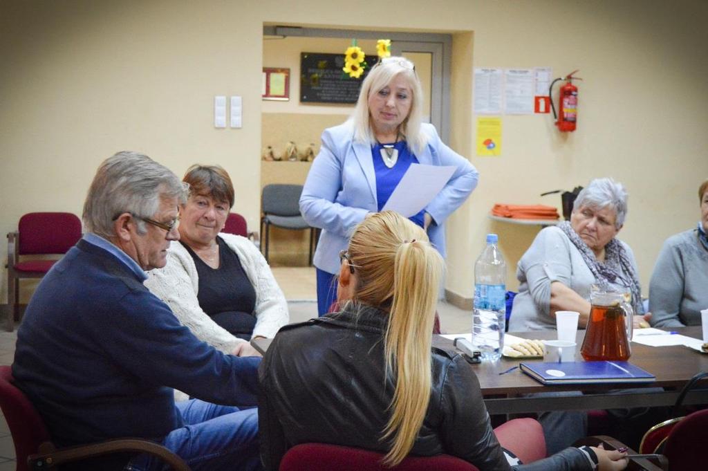 starszych osób, jak i młodzieży, studentów ( np. brak kortów tenisowych lub innych form uprawiania sportu, brak tzw.