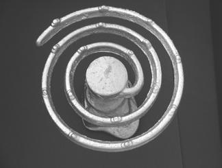 543 4. WYNIKI BADAŃ I ICH ANALIZA W trakcie mieszania w otwartej komorze pieca obserwowano zachowanie zawiesiny kompozytowej, oceniając miedzy innymi kształt wiru wytwarzanego przez mieszadło.