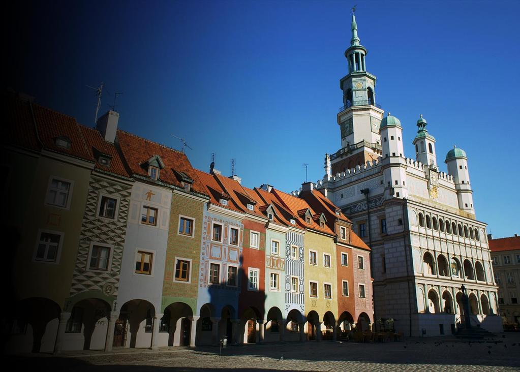 Ciekawe miejsca Stary Rynek Obowiązkowy punkt na mapie Poznania: Stary Rynek, renesansowy ratusz oraz starówka.