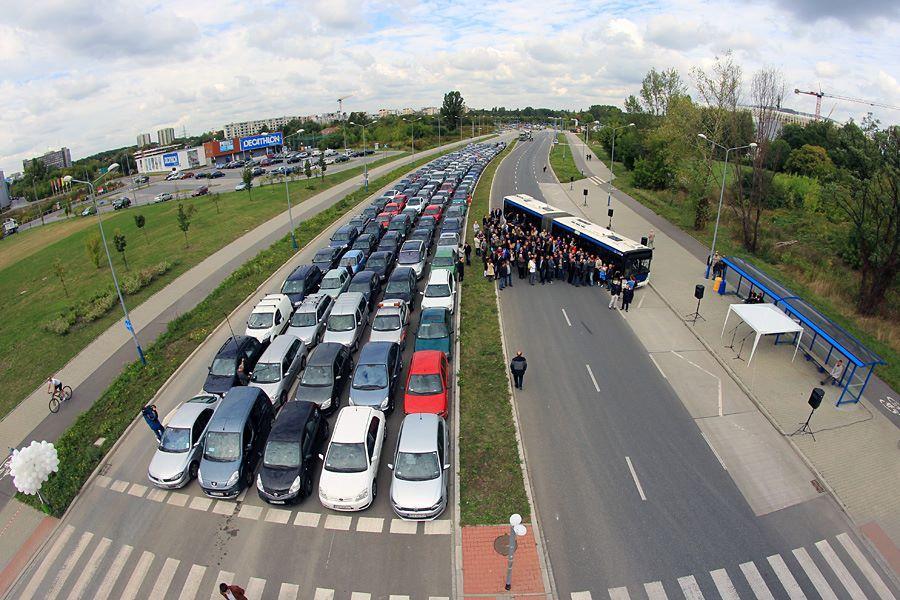 modernizację infrastruktury i wprowadzanie ułatwień dla ruchu pieszych, np.