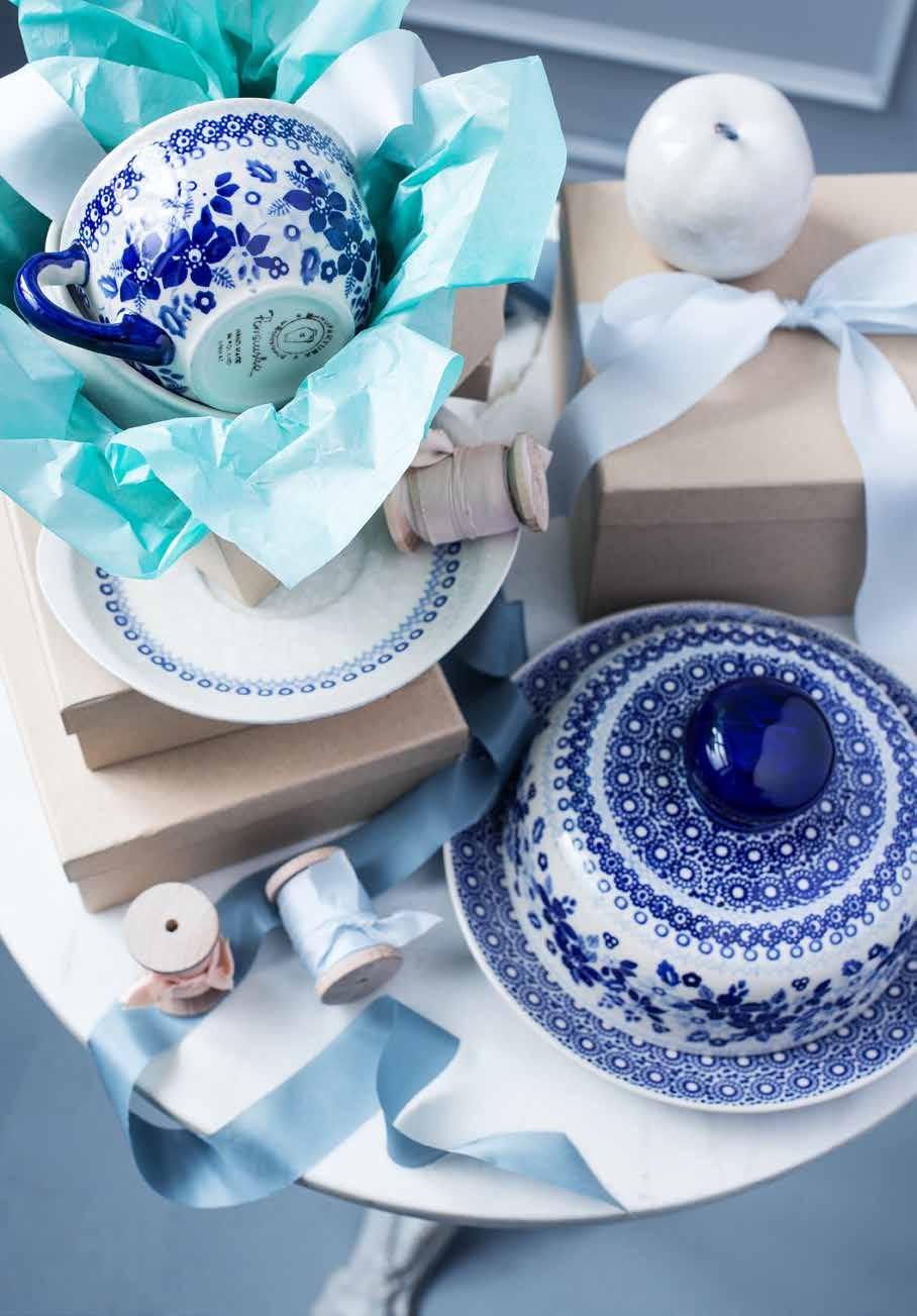 BLUE&WHITE PREZENT http://julieblanner.com/packship-cookies/ Dzisiejsze trendy ślubne nie ograniczają się tylko do wyboru sukni, garnituru i samochodu, lecz podążają głębiej.