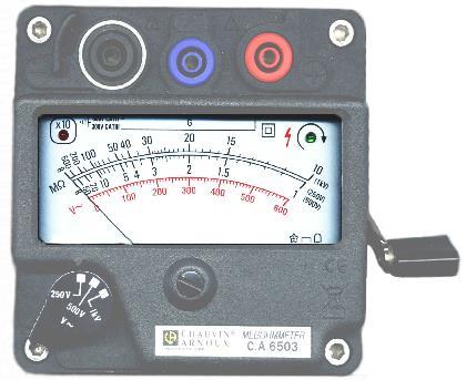 1. PREZENTACJA Megaomomierz 6503 jest urządzeniem elektrycznym służącym do pomiaru izolacji (w zakresie od 1 do 500MΩ, przy napięciu 250 lub 500VDC i w zakresie od 10 do 5000MΩ, przy 1000VDC).