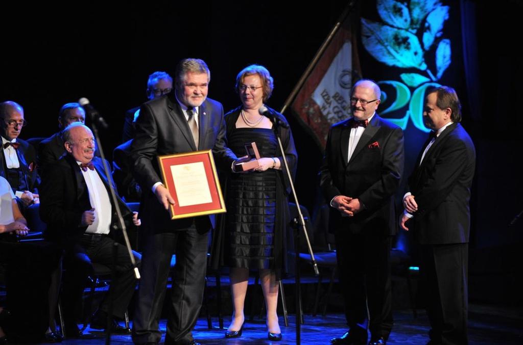 kardynał Stanisław Dziwisz, profesor Władysław Bartoszewski, profesor Leszek Balcerowicz, Andrzej Wajda, Krzysztof Zanussi, Bogdan Borusewicz.