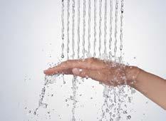 Tak w główce, jak i w głowicy prysznicowej: 3 strumienie obracające się spiralnie wokół własnej osi pomagają swoim intensywnym efektem