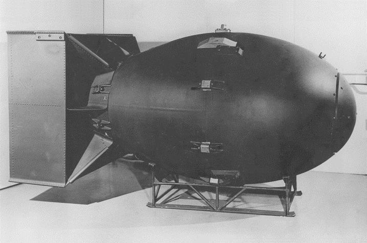 Pierwsza bomba plutonowa Fat Man.
