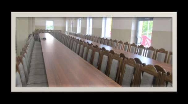 Wyposażenie Sali Widowiskowej w Łeknie Obiekt wyposażony w 250 krzeseł oraz 25 stołów.