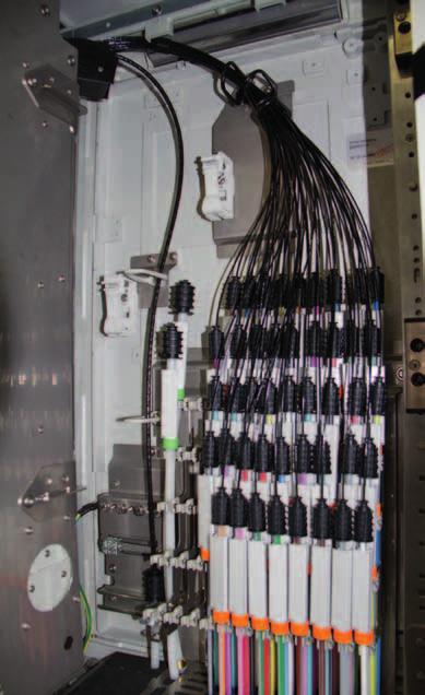 Światłowodowa szafa rozdzielcza może być stosowana zarówno w technologii GPON (Gigabit Passive Optical Network) jak i PtP (Point to Point - Ethernet) Podstawowe dane techniczne obudowy KVz 82
