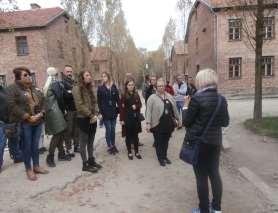 Auschwitz miejsce prawdziwej i okrutnej historii skłania do refleksji nad istotą człowieczeństwa.