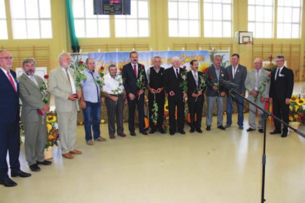 Che³mnie wyró nili odznak¹ honorow¹ Zas³u ony dla Rolnictwa nastêpuj¹ce osoby: Rafa³ Baumgart z Borówna, gmina Che³mno; S³awomir Jêdrzejczak prezes Rolniczej Spó³dzielni Produkcyjnej w