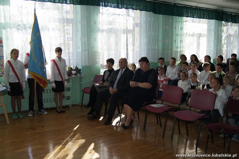 Podstawowej w Rakołupach, grono pedagogiczne, rodzice oraz uczniowie szkoły.