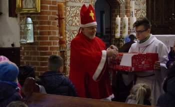 10 grudnia kolejny raz, naszych najmłodszych parafian odwiedził św. Mikołaj.