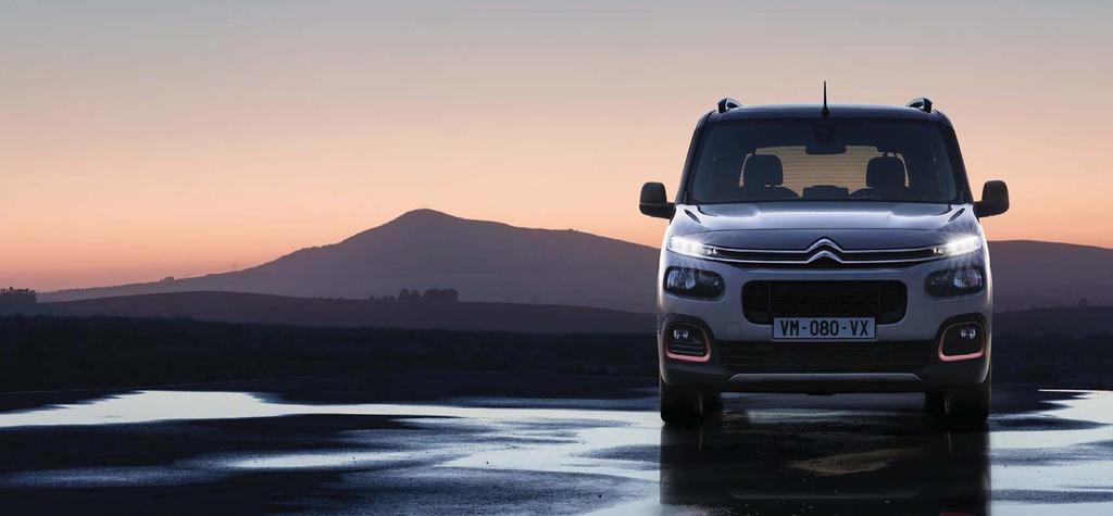 INTELIGENTNE TECHNOLOGIE WIĘKSZA ŁĄCZNOŚĆ ZE ŚWIATEM I BEZPIECZEŃSTWO Idąc z duchem czasu, Nowego Citroëna Berlingo wyposażono w wiele systemów wspomagających prowadzenie i systemy łączności, wśród