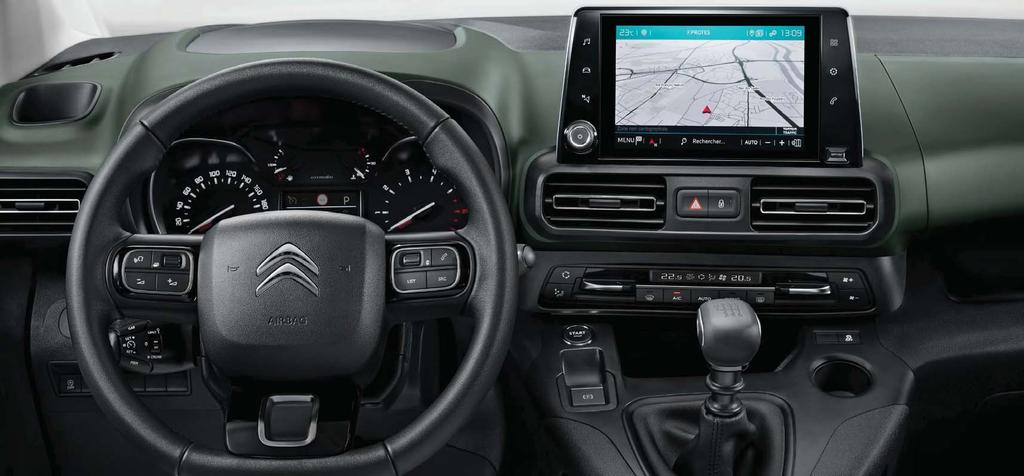 CITROËN CONNECT NAVI I INDUKCYJNA ŁADOWARKA DO SMARTFONA Citroën Connect Navi, system nawigacji 3D najnowszej