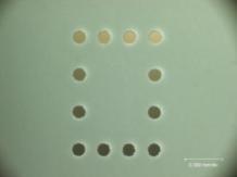 Mikroobróbka laserowa Za pomocą lasera w surowych foliach lub