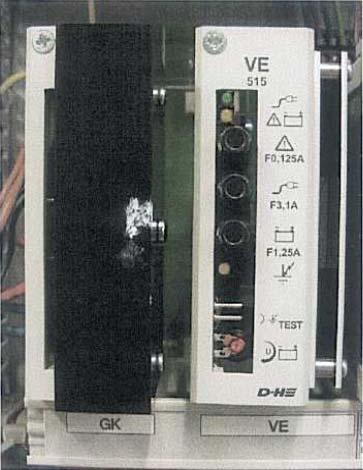 Wariant układu zasilania centrali RZN 43xx E składający się z karty prostownika GK 511 i panel zasilacza VE 515 1.