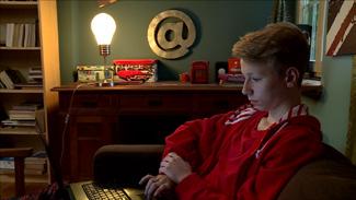 1 Raport instytutu badawczego NASK Nastolatki 3.0 Ponad 93% nastolatków korzysta z internetu codziennie, a 30% pozostaje online cały czas, niezależnie od miejsca pobytu 1.