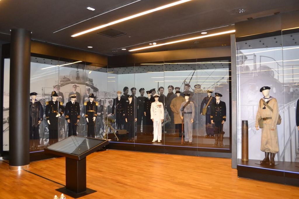 Pamiątki po polskich marynarzach eksponowane na I piętrze Muzeum MW. Fot. M.Dura Drugie piętro to nowa ekspozycja o nazwie W świecie dawnych żaglowców.