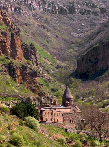 GRUZJA - ARMENIA PERŁY KAUKAZU 12 dni samolot przelot samolotem (możliwa przesiadka) transfery autokarem zakwaterowanie w hotelach 3* (miejscowa kategoryzacja) 10 śniadań i obiadokolacji /przewodnika