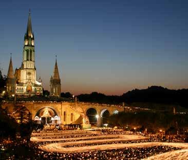 3 DZIEŃ: BARCELONA SARAGOSSA PAMPELUNA Śniadanie. Przejazd do Saragossy połączony ze zwiedzaniem Sanktuarium Matki Bożej Del Pilar, czyli NMP z Kolumny, Aljaferia, katedra.