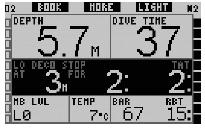 kompatybilny z aktualną głębokością. Od momentu, gdy to nastąpi na wyświetlaczu pojawia się symbol nowego, aktywnego poziomu MB. Nie ma możliwości zakończenia nurkowania z wyższym poziomem MB.