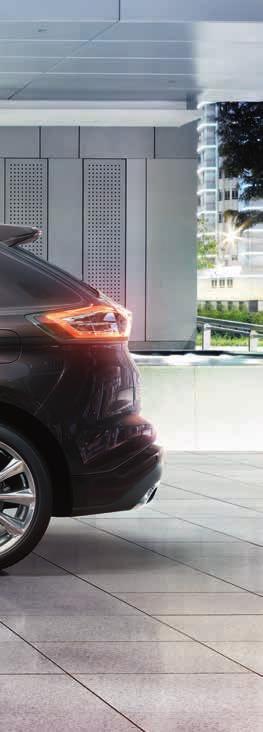 Oświetlenie Reflektory - w technologii Ford Dynamic LED zawierają: Adaptive Technology - automatyczne dostosowanie kształtu i zasięgu strumienia świetlnego do warunków otoczenia i kierunku jazdy, LED