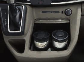 Miejsce na wszystko. Nowy Ford Tourneo Custom to bardzo pomysłowy minivan.