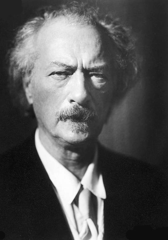 Ignacy Jan Paderewski Ignacy Jan Paderewski - polski pianista, kompozytor, działacz niepodległościowy, mąż stanu i polityk.